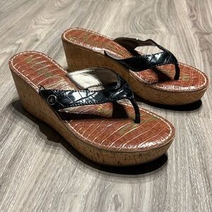 Black strap Sam Edelman Romy wedge Sandal. Size 8.5